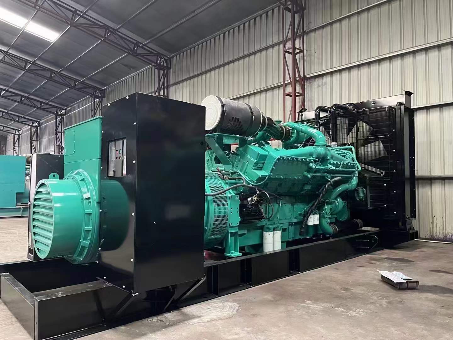 港南如何降低 800kW 柴油发电机输出电流的波动？