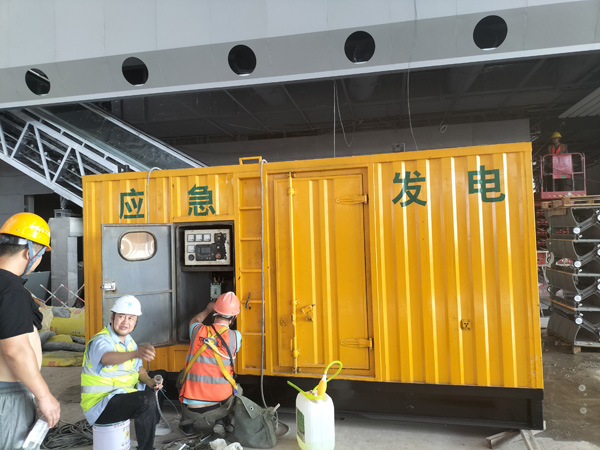 港南怎样判断空气滤清器是否需要更换？
